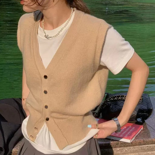 Women's Autumn and Winter V-Neck Vest with Shirt, Knitted Cardigan Layered with Short Sleeveless Sweater Vest and Outerwear