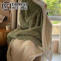 The blanket mat on the super thick blanket bed in winter is dedicated to the student dormitory.