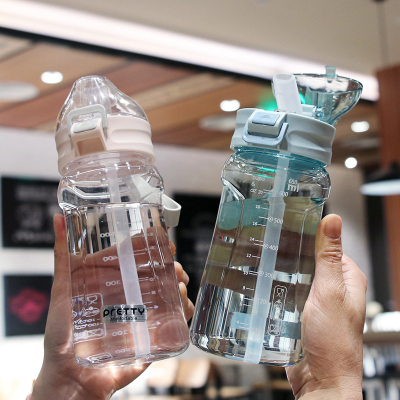 New high-value straw cup with large scale rope summer bouncing cover plastic cup adult female student accompanying cup