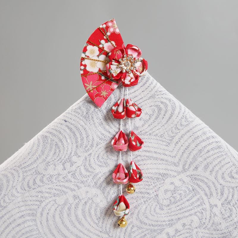 Kimono flower headdress Kui married cherry blossom tassel fan-shaped hairpin jewelry cute girly style improved Chinese style handmade