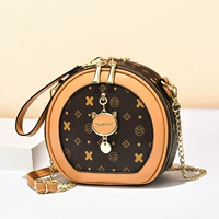 Кофе -цвет с желтой почвой