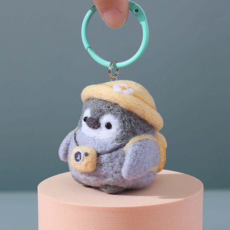 Handmade ornaments diy wool felt wool felt material bag keychain hanging couple penguin new entry