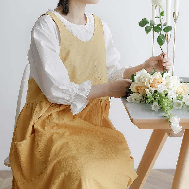 Original kitchen apron women's home kitchen 2022 new foreign style Japanese style Korean version flower shop overalls custom logo