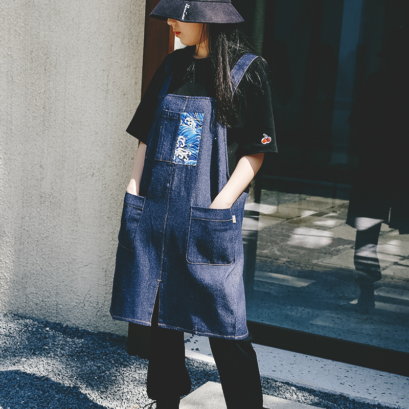 2022 new wear-resistant net red denim apron milk tea coffee shop home kitchen personality painting dirt-resistant fashion overcoat