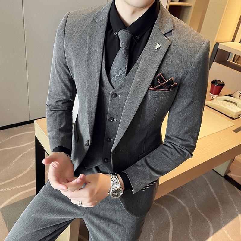 2021 autumn new suit men's three-piece groom wedding dress Korean version of the small suit British trend