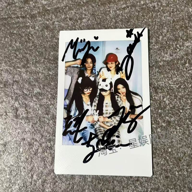 Newjeans Autographed Polaroid Photo, Newjeans Same Style Autographed Photo Card 3inch Merchandise, Gift for Friends Newjeans Autographed Polaroid Photo, Newjeans Same Style Autographed Photo Card 3inch Merchandise, Gift for Friends