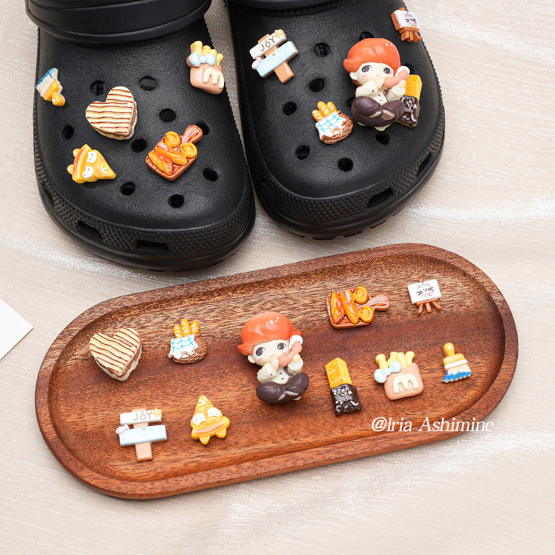 Original Crocs Shoe Accessories Dimoo Telephone Booth Pop Mart Shoe Charms Shoe Decoration Accessories Compatible with Crocs