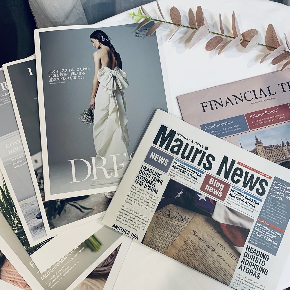 Photo props small objects retro English newspaper magazine decoration decoration wind clothing store background small decoration column