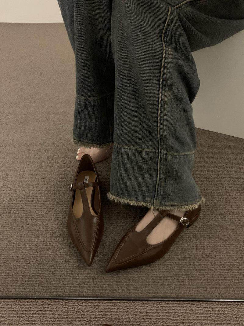 Tide card French style retro T-word cingulum Mary Jane pointed single shoe women's shoes 2023 New flat-bottomed small leather shoes-Taobao