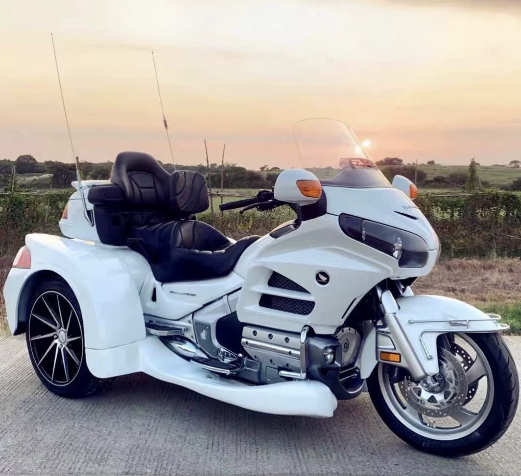Импортированный Honda Golden Wing 1800cc это трёхколёсный роскошный круизный путешественник большой путешественник тяжёлый локомотив большой объём мотоцикл
