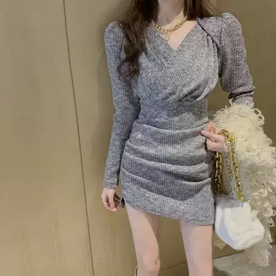 2021 autumn and winter New temperament V collar slim slim skirt waist long sleeve hip inner dress women