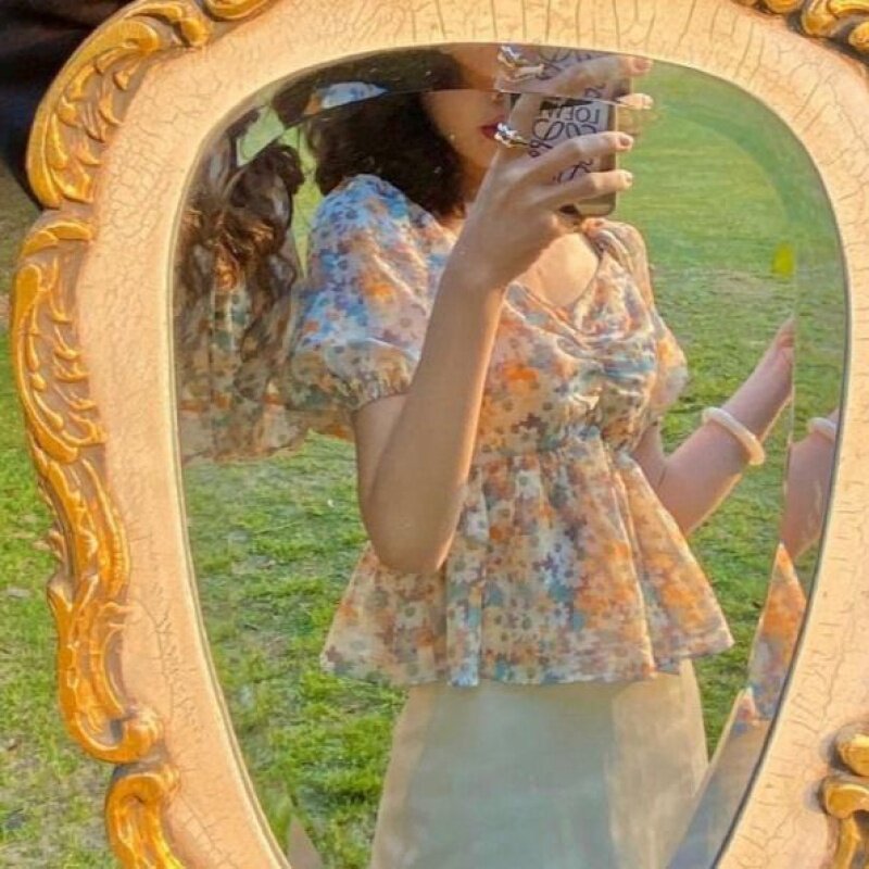 2021 Summer new teen girl oil painting skirt V collar Snow spinning little daisy skirt French style crumbled women's Charins