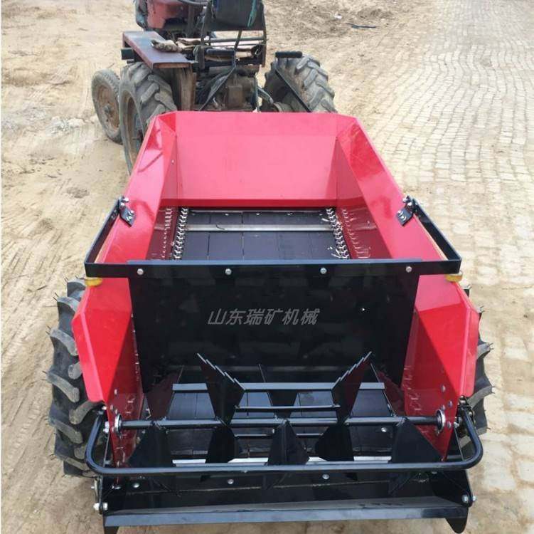Agricultural small farmyard manure spreader 1 square wheeled household manure spreader cattle, sheep and chicken manure throwing truck tractor belt