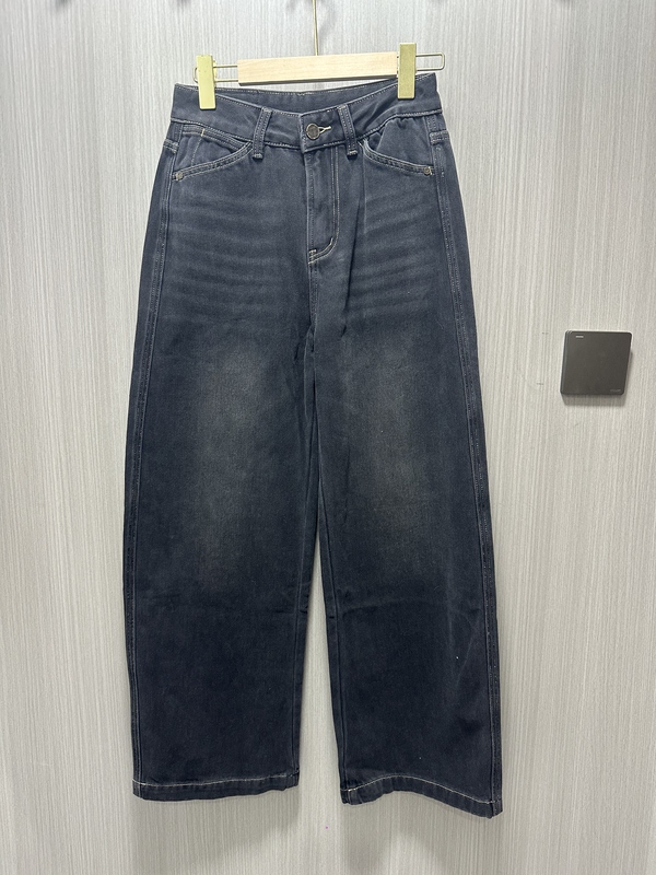 Brand D Clearance Sale, Label-Cut Discount, Stylish Casual Loose Straight-Leg Jeans for Women, Autumn/Winter Model 6K11
