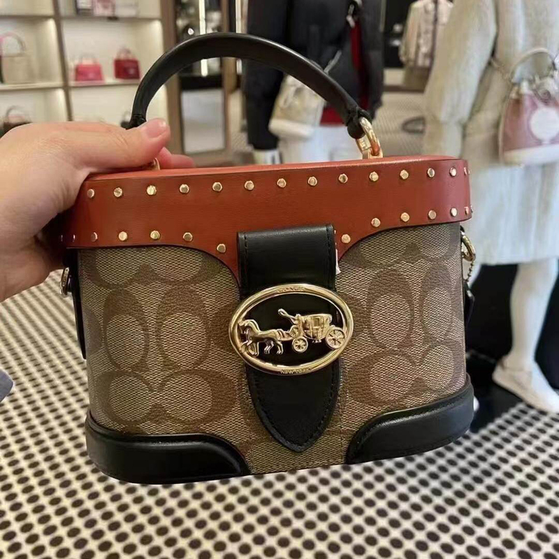 Coach Georgie20 Vintage Color-Blocked Cosmetic Bag Women's Handbag Shoulder Crossbody Barrel Bag Box Bag Coach Georgie20 Vintage Color-Blocked Cosmetic Bag Women's Handbag Shoulder Crossbody Barrel Bag Box Bag
