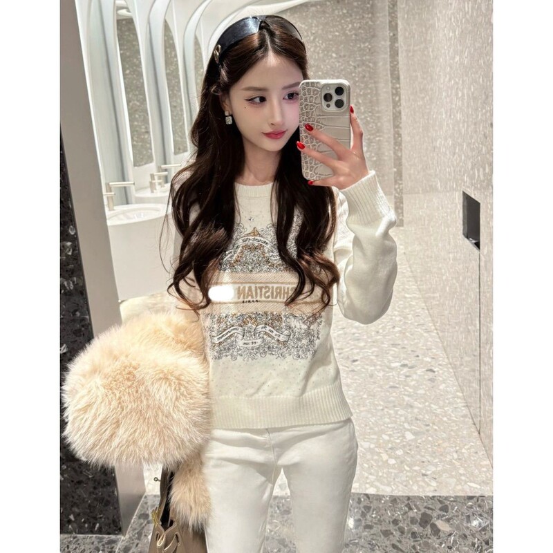 2026 Autumn/Winter New Korean Style Letter Embroidery Jacquard Heavy Craft with Rhinestones Round Neck Long Sleeve Versatile Knit Sweater for Women