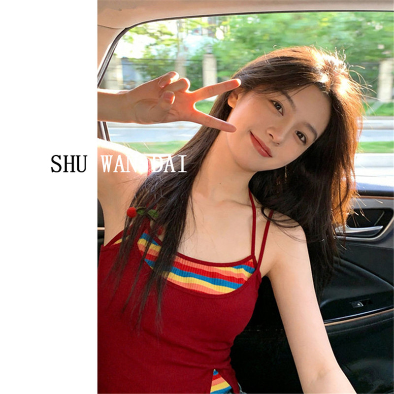 Beautiful Island Dopamine Style Outfit: Red Halter Neck Camisole with Built-In Bra, Women's Outerwear with Beautiful Back Design and Integrated Bra