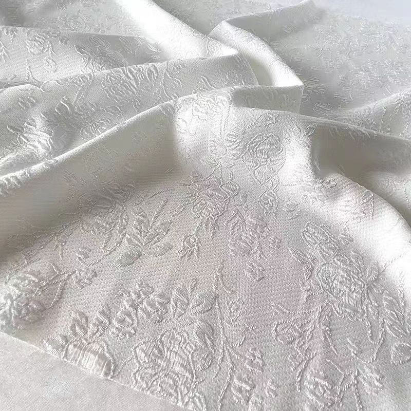 春、秋、夏のチャイナドレスや漢服に最適な、新しいエンボス加工ジャカード無地、四方向ストレッチ、立体花柄生地。