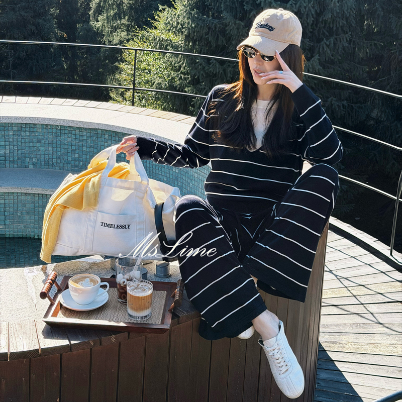Wang Huanhuan Mslime 【Misha】 Sheep Wool Knitted Two-Piece Set for Women, Faux Two-Piece Top with Straight Wide-Leg Pants Wang Huanhuan Mslime 【Misha】 Sheep Wool Knitted Two-Piece Set for Women, Faux Two-Piece Top with Straight Wide-Leg Pants