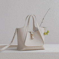 BENbySONG bag design sense 2022 new wing bag commuter tote bag original national style vegetable basket bag