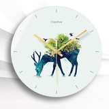 Простые внутренние часы на висящих часах дома гостиная скандинавская северная декоративная декоративная тихий искусство простые настенные часы висит часы дома.