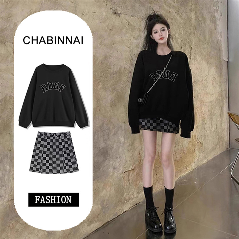 New Autumn and Winter Oversized American-Style Dark Retro Fleece-Lined Sweatshirt Dress, Very Pretty and Slimming Two-Piece Set for Women