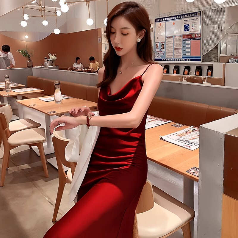 High-End Silk Suspender Dress for Women in Summer, Mid-Length Satin Acetate Design, Slim Fit, Early Spring Slimming High-End Silk Suspender Dress for Women in Summer, Mid-Length Satin Acetate Design, Slim Fit, Early Spring Slimming