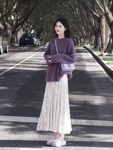 Демисезонный пуховик, свитер, комплект, платье, 2023, изысканный стиль