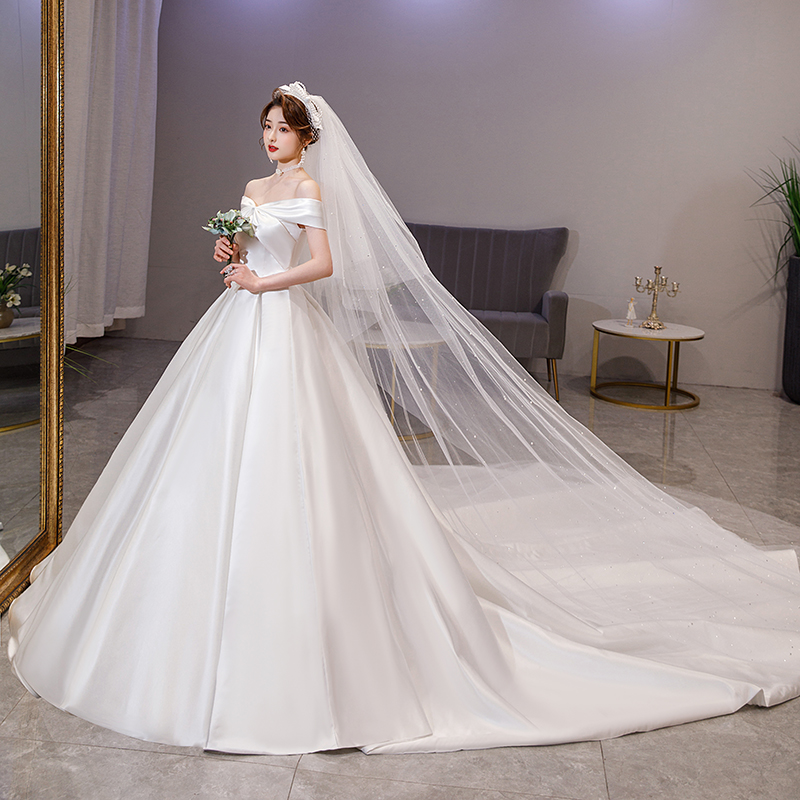  S+The model of the model is handmade veil  