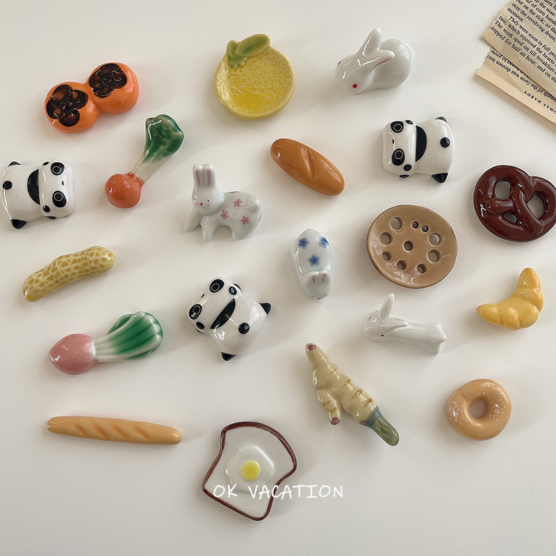 ins style simple ceramic chopsticks rack Japanese cartoon cute chopsticks dragging chopsticks holding table chopsticks pillow new home tableware