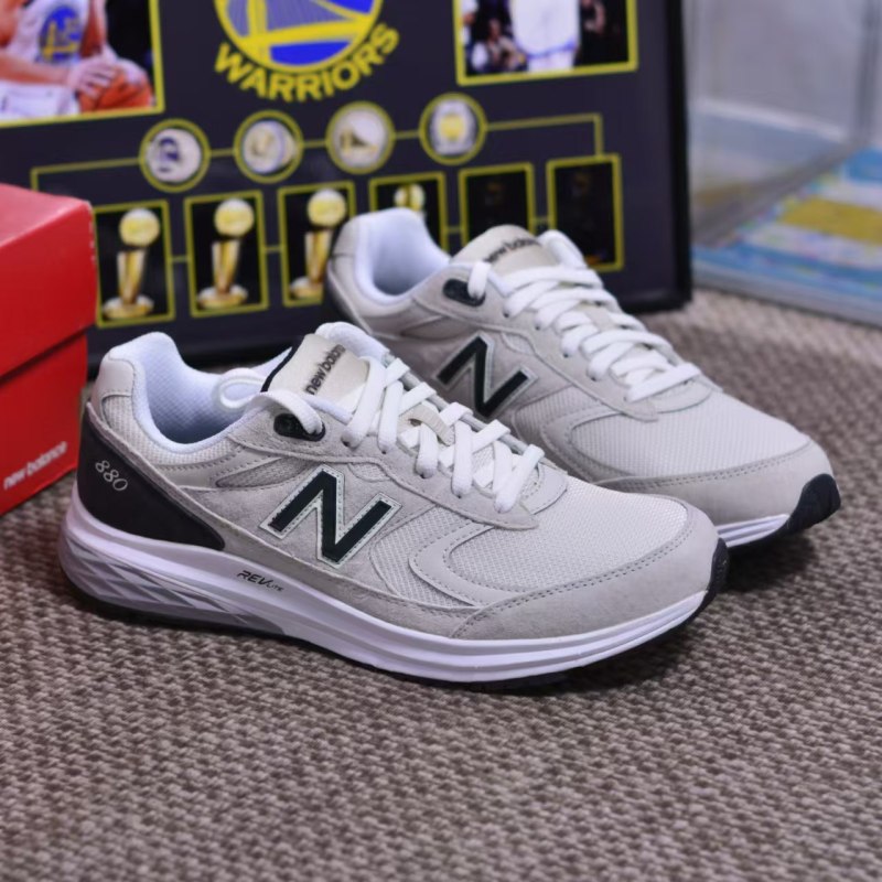 New Balance Men's Outdoor Lightweight, Comfortable, Cushioning Sports and Casual Shoes Mw880Of3
