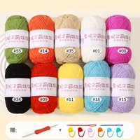 Мечтает блестящее окно