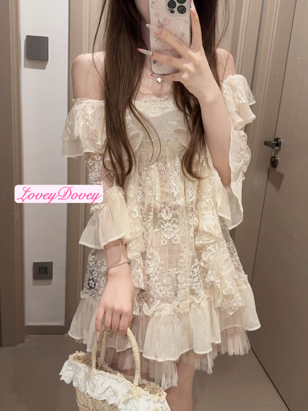 Loveydovey /【Antique Lace】French-Style Exquisite Lace Trim Blouse Loveydovey /【Antique Lace】French-Style Exquisite Lace Trim Blouse
