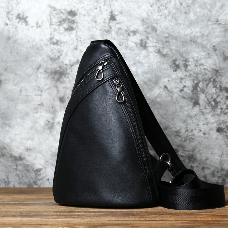 New top layer cowhide messenger bag casual leather men's bag outdoor shoulder shoulder bag solid color men's chest bag trendy bag