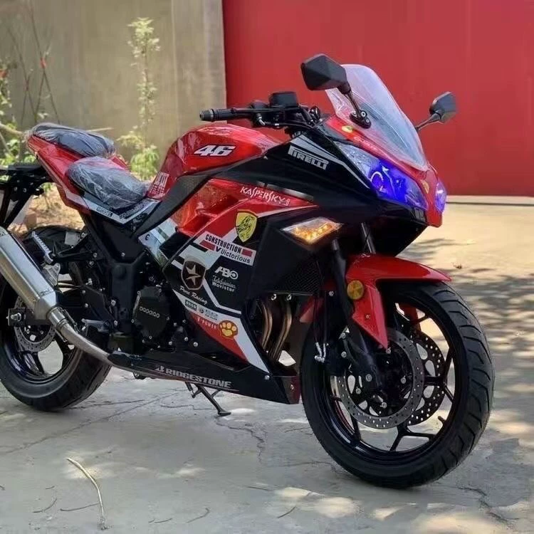 Вторичное оригинальное локомотив 200cc Маленький Ниндзя Маленький Дисплей Автомобиль Топливо Улица Транспорт Горизонтальная Линия Мотоцикл