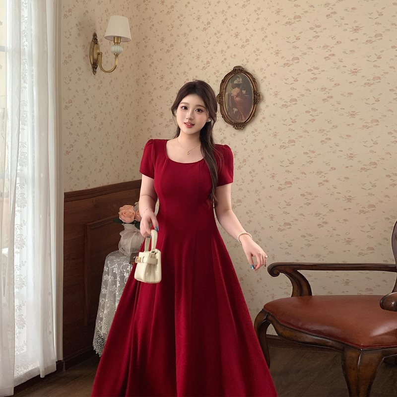 Petite Qiao Plus-Size Women's Clothing French Retro Square-Neck Dress for Plus-Size Women, Waist-Cinching, Slimming, Elegant Red Long Dress