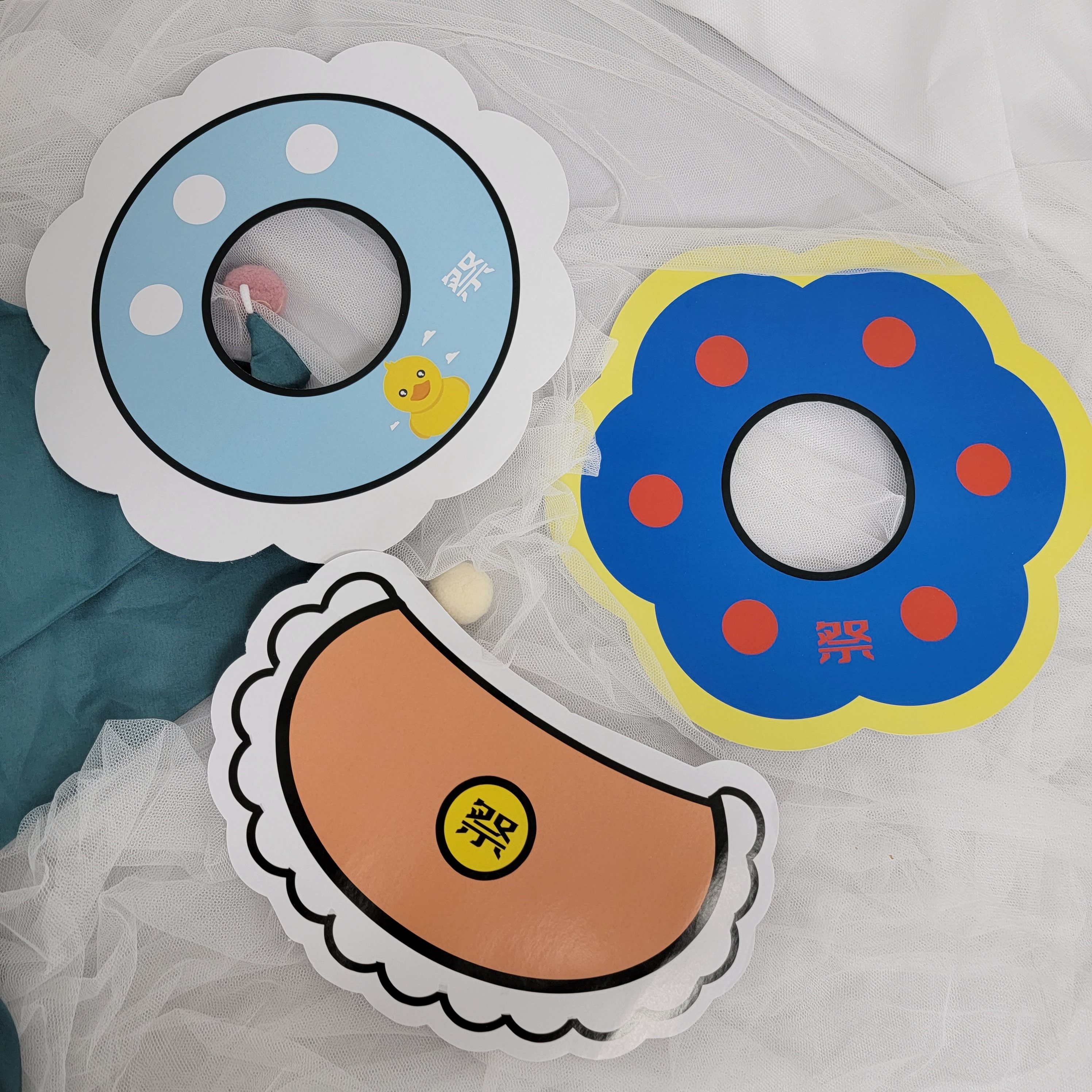 Pet funeral supplies saliva towel 3 bibs bibs burning paper heads seven urns jars coffins cats and dogs died