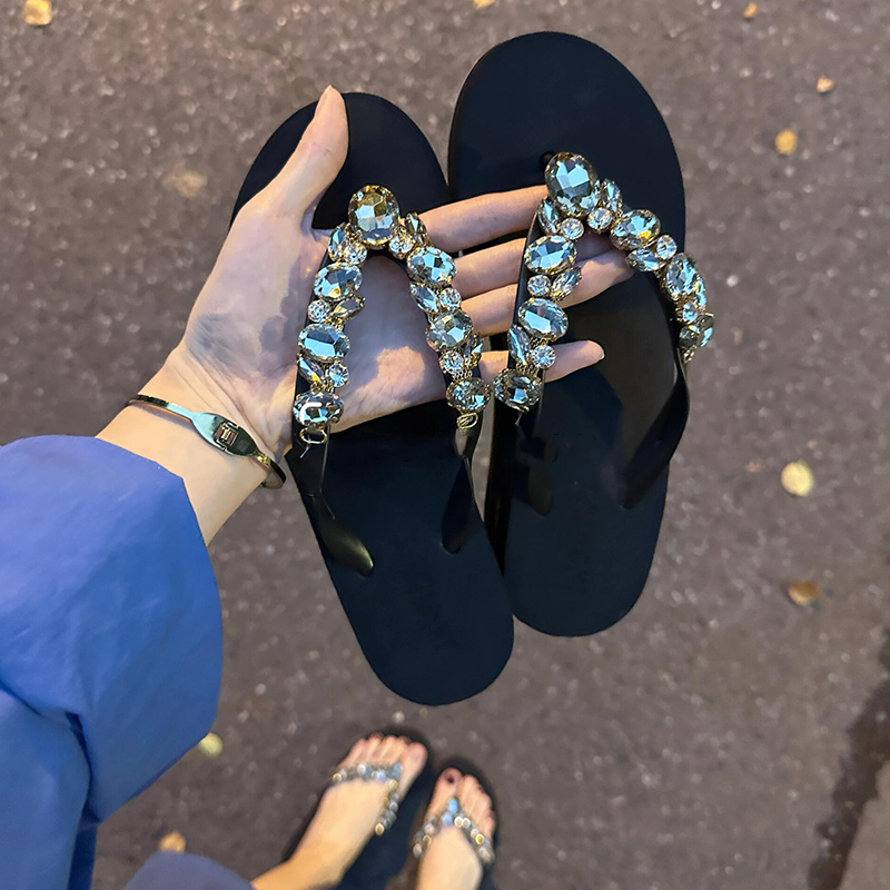 Rhinestone Thick-Soled Seaside Beach Flip-Flops for Women's Summer Outer Wear, High-Bottom with Skirts, Beautiful Non-Tiring Sandals and Slippers Rhinestone Thick-Soled Seaside Beach Flip-Flops for Women's Summer Outer Wear, High-Bottom with Skirts, Beautiful Non-Tiring Sandals and Slippers