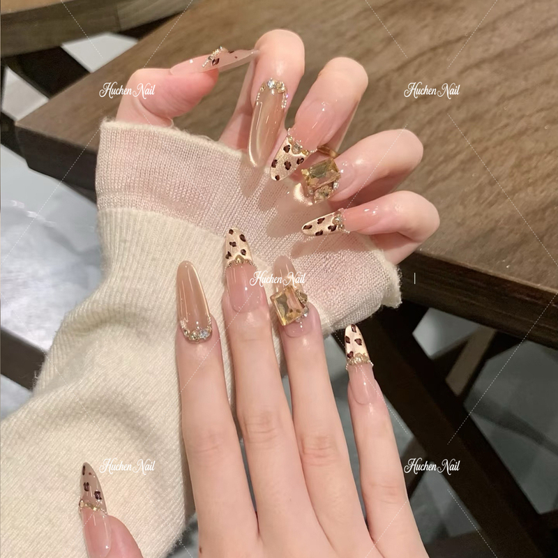 【Luxury Wild Prologue】Autumn and Winter Leopard Print Cat Eye Manicure French Style Gold Square Rhinestone Light Luxury Handmade Wearable Nails 【Luxury Wild Prologue】Autumn and Winter Leopard Print Cat Eye Manicure French Style Gold Square Rhinestone Light Luxury Handmade Wearable Nails