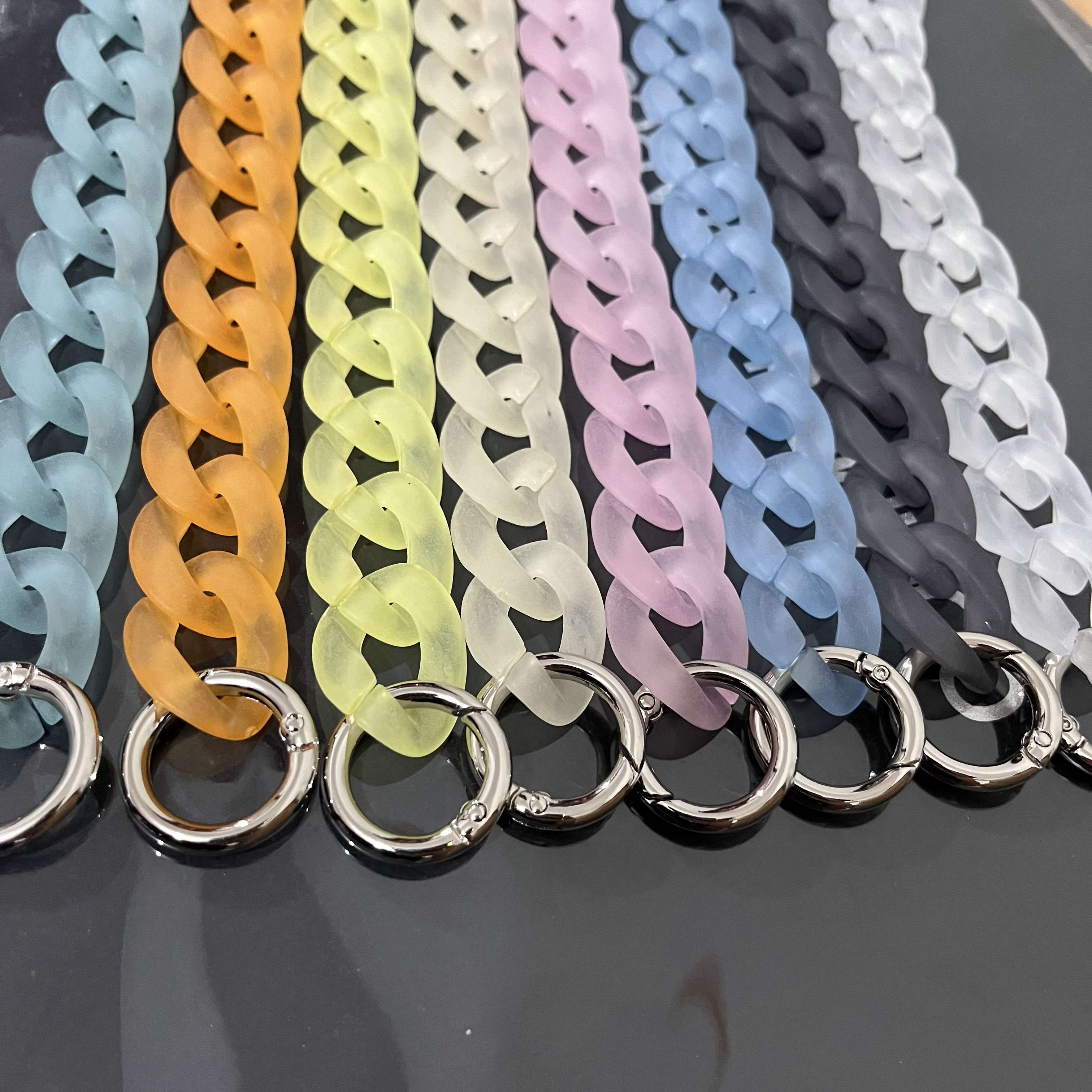 透明なフロストアクリルチェーン、カラフルなゼリーチェーン、マルチカラー樹脂チェーン、ヒップホップスタイルのパンツチェーン、装飾チェーン