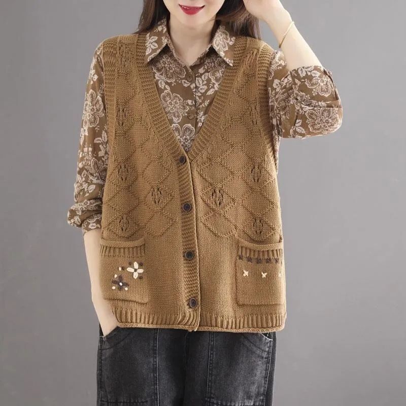 V-Neck Knitted Vest, Loose Fit, Plus Size, New Embroidered Vest, Vintage Artistic Cardigan, Thin Two-Piece Set for Plus-Size Women