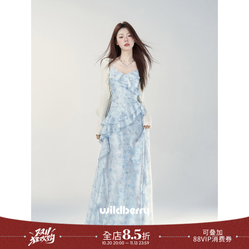 A Small Wildberry Blue Patchwork Spaghetti Strap Dress for Women, New Summer Style, Trendy Waist-Cinching Slimming Long Dress