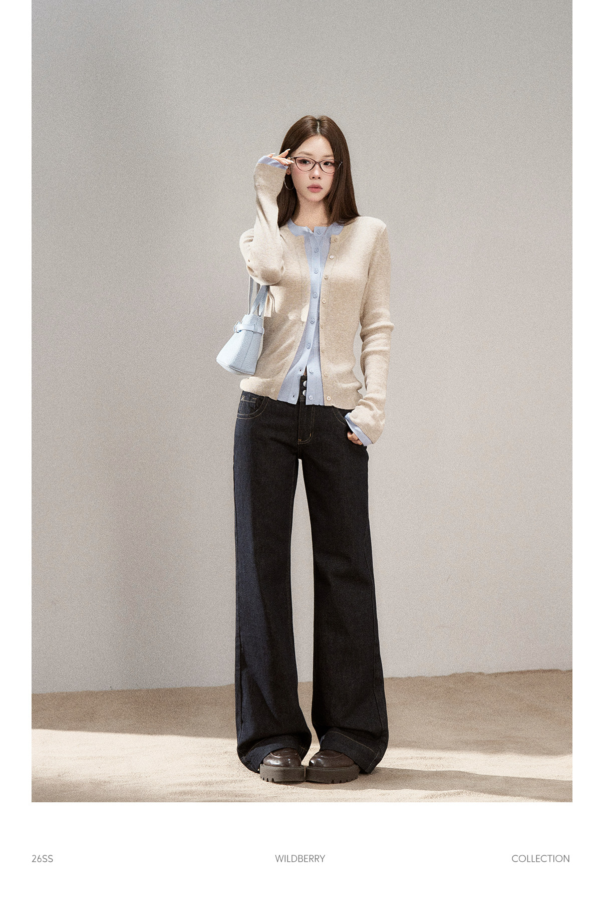 Wildberry High-Waist Flared Jeans