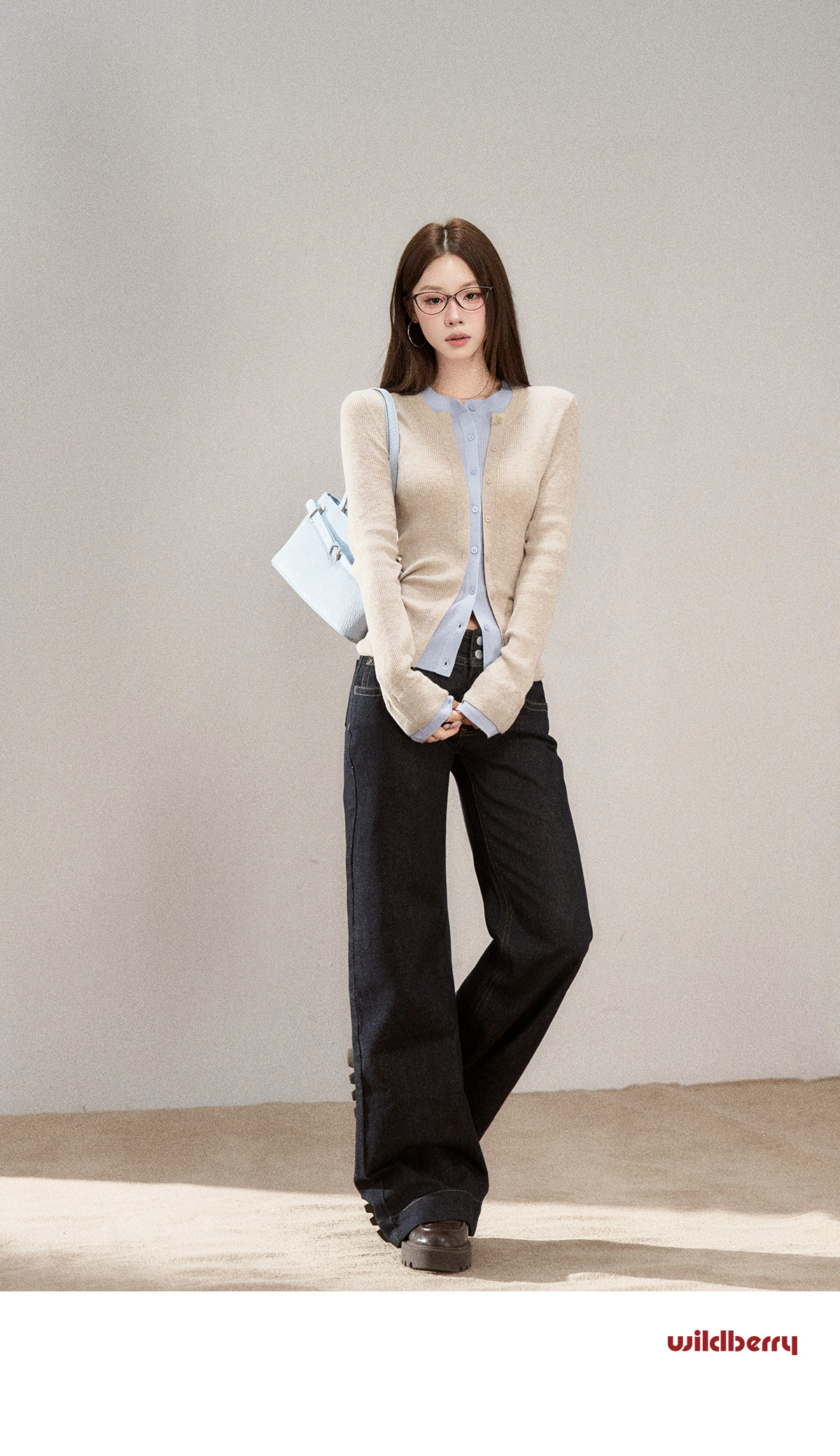 Wildberry High-Waist Flared Jeans