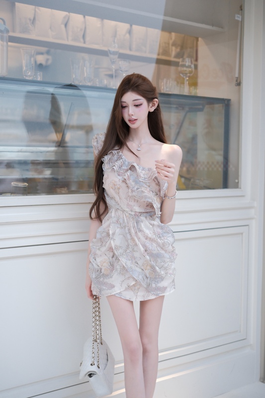 Small Popsicle, Soufflé Doll, Retro Floral Slim-Fit Slimming Spaghetti Strap Dress Small Popsicle, Soufflé Doll, Retro Floral Slim-Fit Slimming Spaghetti Strap Dress