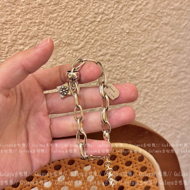 Gulaya Vintage Niche Silver Chain Small Lock Bracelet Fashionable and Unique Jewelry with a Sense of Style