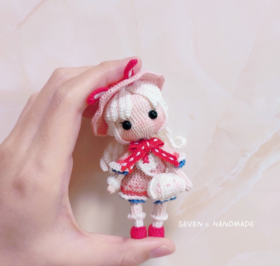 Handmade yarn diy Little Red Riding Hood illustration rainbow crochet illustration - Taobao