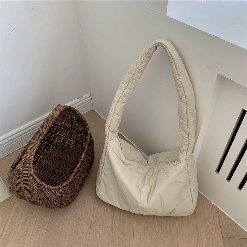 Retro Style Sponge-Like Soft Shoulder Bag, New Winter Style Niche Cotton Clothing, Down-Like Texture, Small Square Handbag for Women
