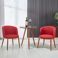 Красный один стол и два стула