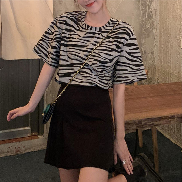 2022 new loose trendy brand short-sleeved t-shirt women's summer French chic design sense niche short top spring and autumn